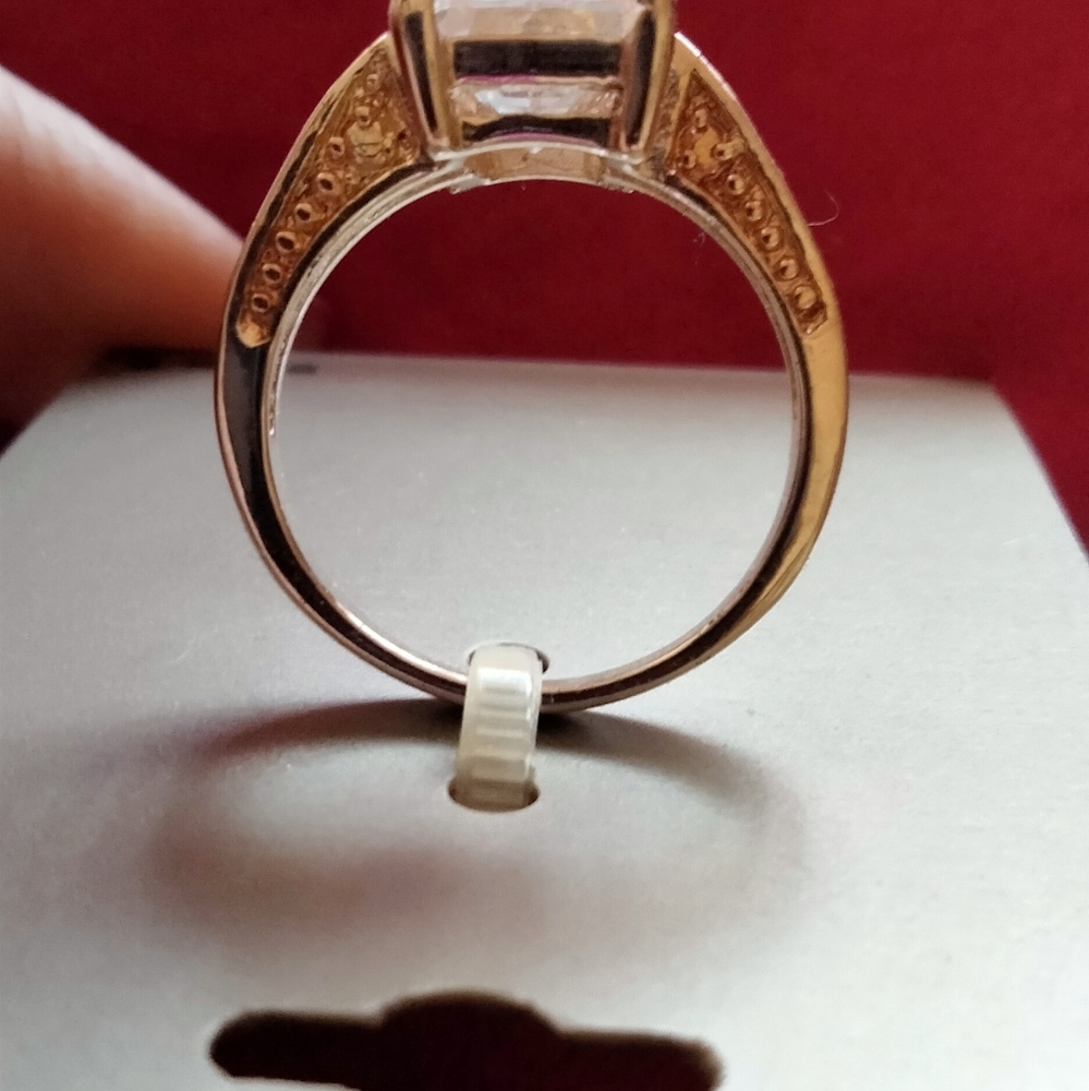 💍💖💎 BEAUTIFUL CUBIC RING, SIZE 9 - Picture 5 of 6